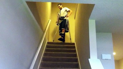 Guy falls on crutches: This is how I roll! Broken Ankle chronicles
