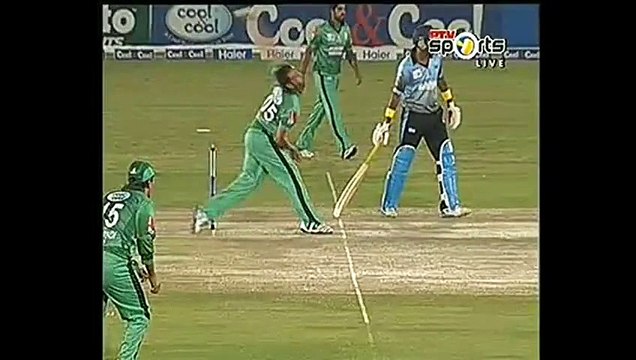 Superb Bowling of Muhammad Aamir packs 3 wickets Before Joining Pakistani Team