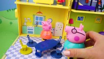 Домик Свинки Пеппы  Весёлое видео про игрушечный домик с семьёй Peppa Pig
