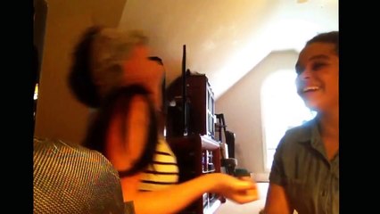 BLINDFOLDED MAKEUP CHALLENGE | SydneyWard ft. Mackenzie