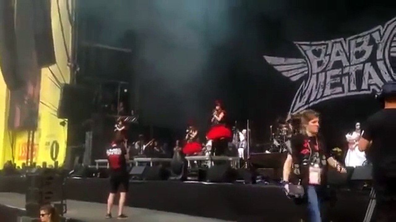 Babymetal Live Leeds 2015 Intro and Babymetal Death