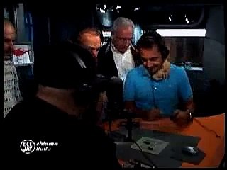 Club Dogo A Radio Dee Jay Chiama Italia