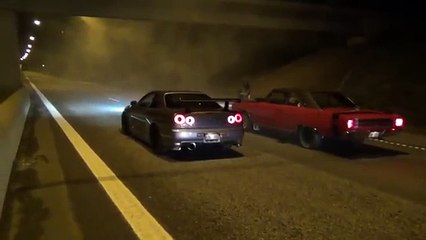 Nissan Skyline R34 GTR V Spec 2  VS DODGE dart muscle car