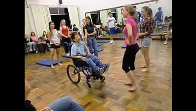 Aula de Educação Física Especial - FURB - Oficina de Ginástica Artística