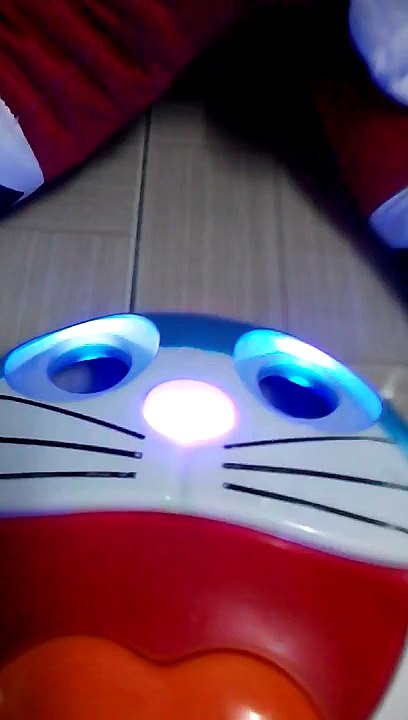 Siêu nhan doraemon (uyên) nhớ đăng kí và ủng hộ nh