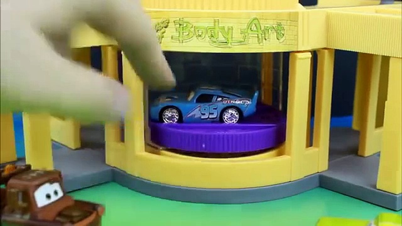 Disney Pixar Cars Lightning McQueen & Mater have fun with Modified Mack!