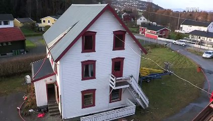 Combien faut il de litres d'eau pour faire descendre le deuxième étage au rniveau du premier?