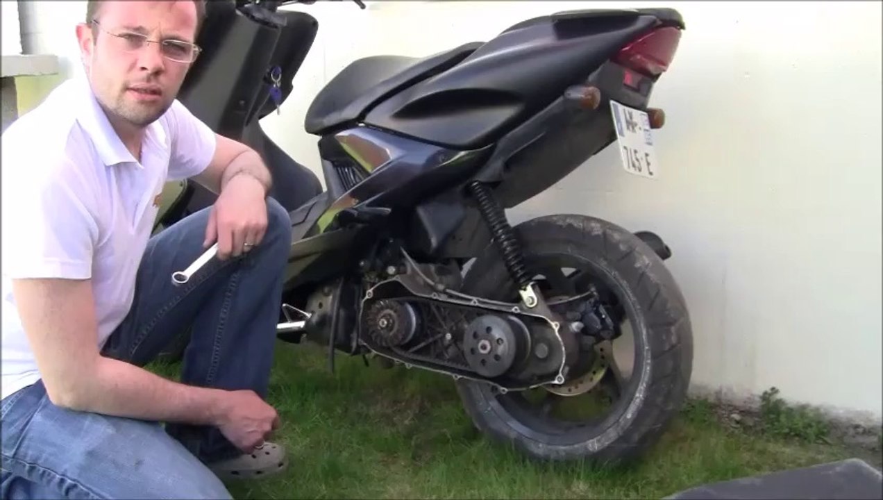 tuto démonter et remonter son variateur de scooter moteur minarelli horizontal 50cc (NITRO)