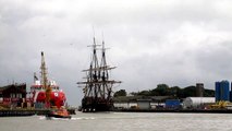 Gotheberg III Entering great yarmouth harbour fires cannons for maratime festival