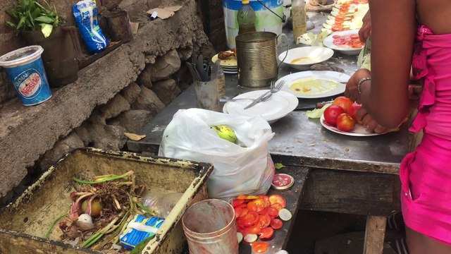 Dansacuba-Preparation du repas à la plage pour 70 personnes par nos amis cubains