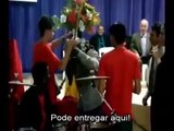 Mendigo bêbado canta na igreja e o fogo cai (LEGENDADO)