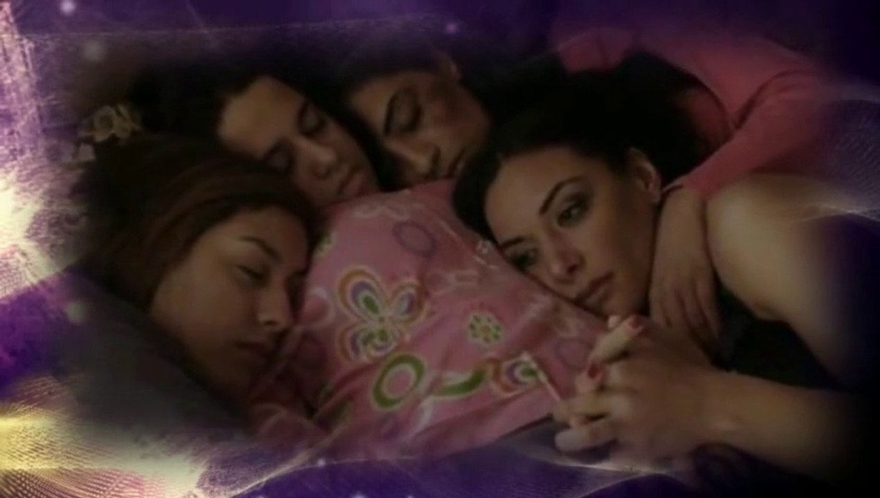 L'actrice marocaine Lubna Obadhar surprendre tout le monde et se déshabille en public à Cannes # festival cannes