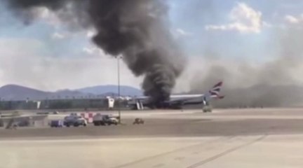 Télécharger la video: Un avion British Airways prend feu à Las Vegas