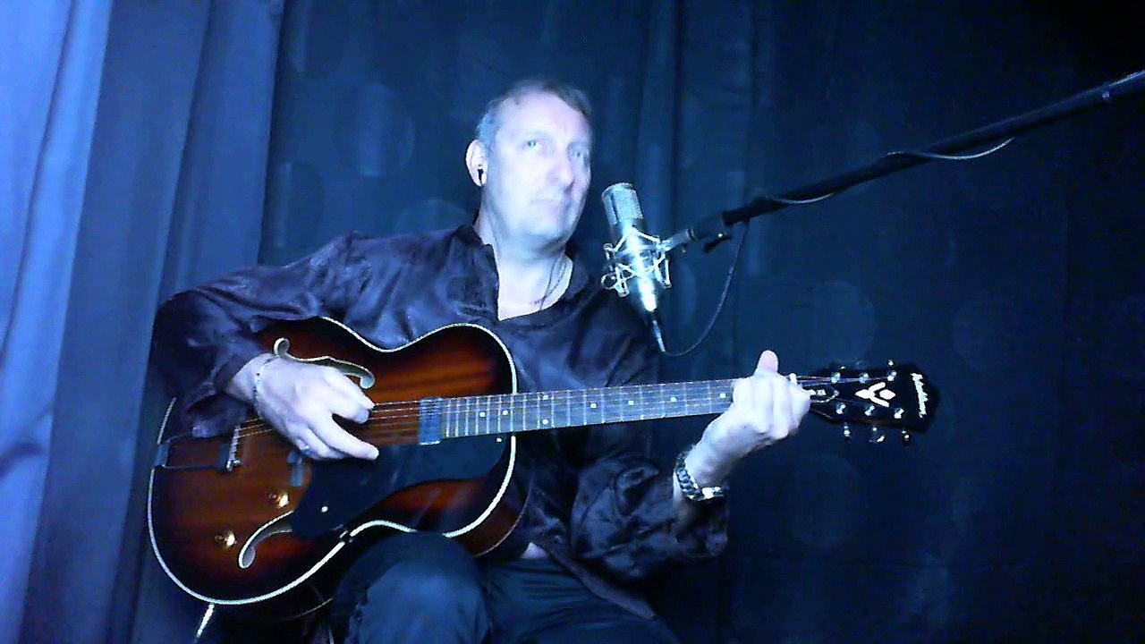 Petit papa noel2 guitare acoustic chant by Dadymilles