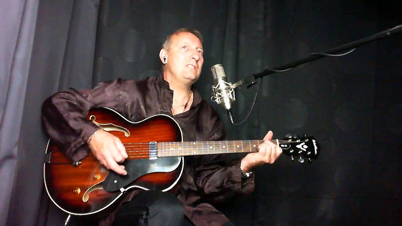 Suis bidon guitare acoustic chant by Dadymilles