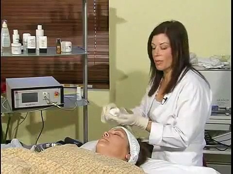 Natural skin care solutions. Hyperpigmentation therapy methods