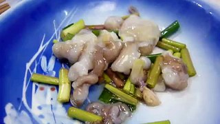 Essen in Korea/ Tintesfisch / lebendig :D