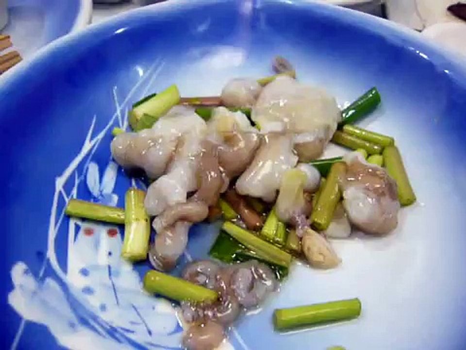 Essen in Korea/ Tintesfisch / lebendig :D