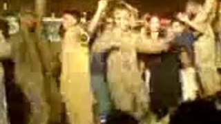 Pakistan ARMY Men, Dancing on Malkoo's song