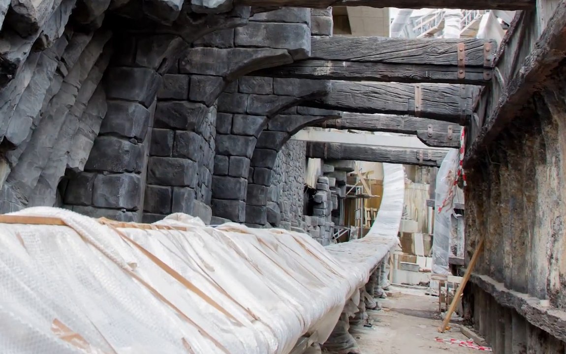Vidéo de construction pour Taron à Phantasialand