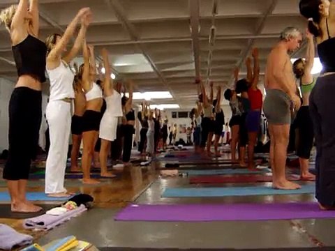 Ashtanga Yoga. Guruji Pattabhi Jois World Tour 2003. London. Live.