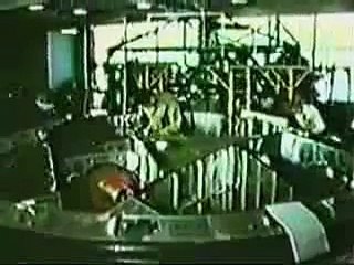 Jarod le gris qui travaillai avec les scientifiques dans la zone 51.mp4