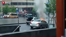 Ženě začalo na Václaváku hořet auto za jízdy!