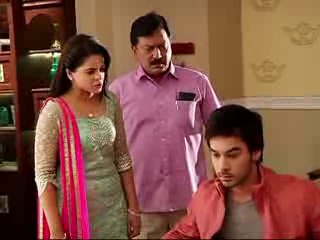 Bihaan Kar Raha Hai Thapki Ko Pareshaan - 9 September 2015 - Thapki Pyaar Ki