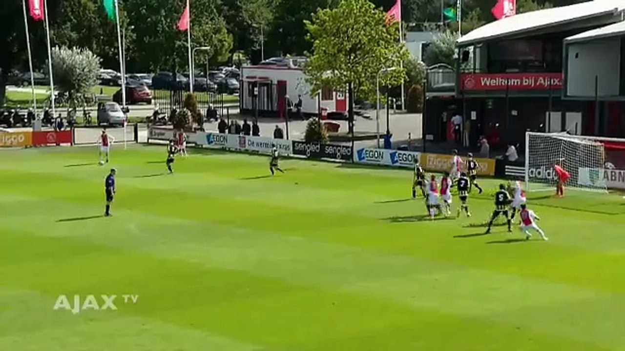 Babasının izinde!