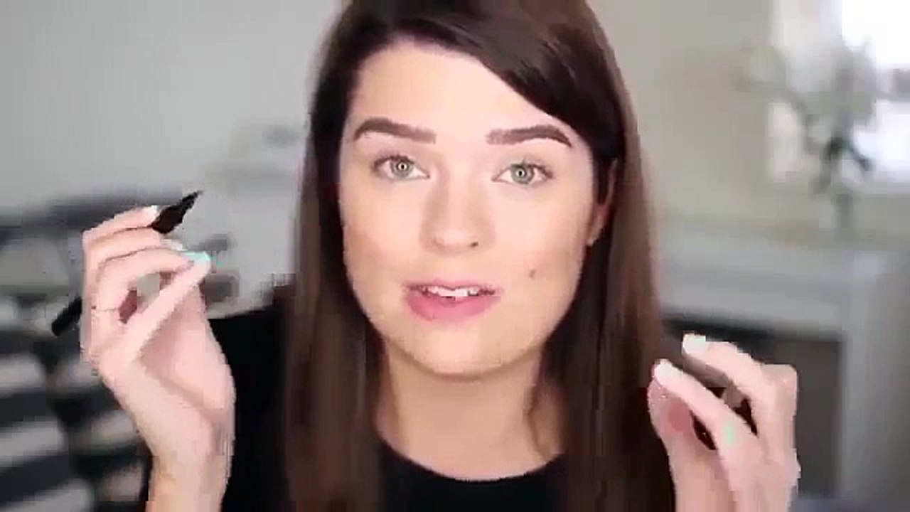 The Feline Flick - Cat Eye Make-up Tutorial | Charlotte Tilbury | @CTilburyMakeup