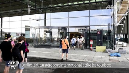 Berlin: sans voyageurs, l'aéroport fantôme attire les touristes