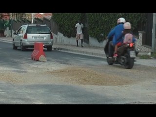 Marano (NA) - Riparata in tempi record la voragine di Città Giardino (08.09.15)