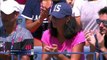 US Open : Mladenovic jongle avec une balle de tennis