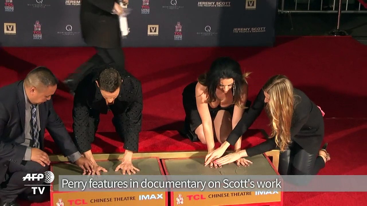 Pop star Katy Perry has hands imprinted in Hollywood