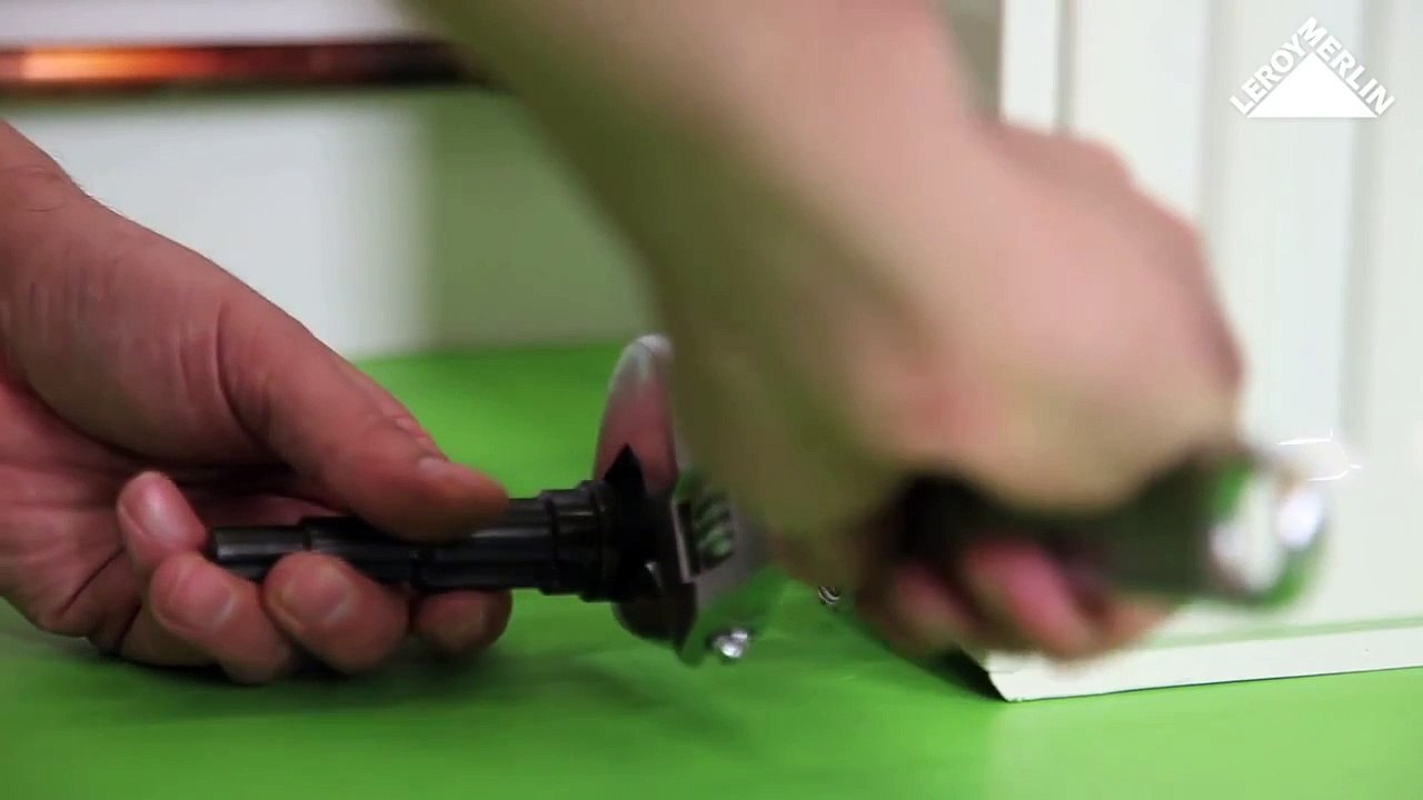 Comment démonter et remonter un radiateur à eau chaude ? Leroy Merlin