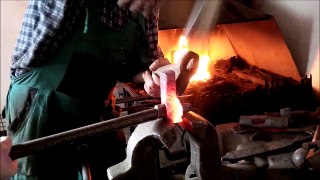 Výroba tesařské teslice - speciální kovářský kurz