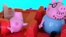 Pig George mordido pelo Tubaraao Em Portugues no Disneytoptoys
