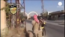 Les rebelles syriens aux portes de Damas, combats violents avec les forces d'Assad (video amateur)