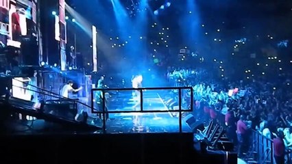 One Direction - Up All Night - August 9, 2013 (Los Angeles) FRONT ROW & Perrie