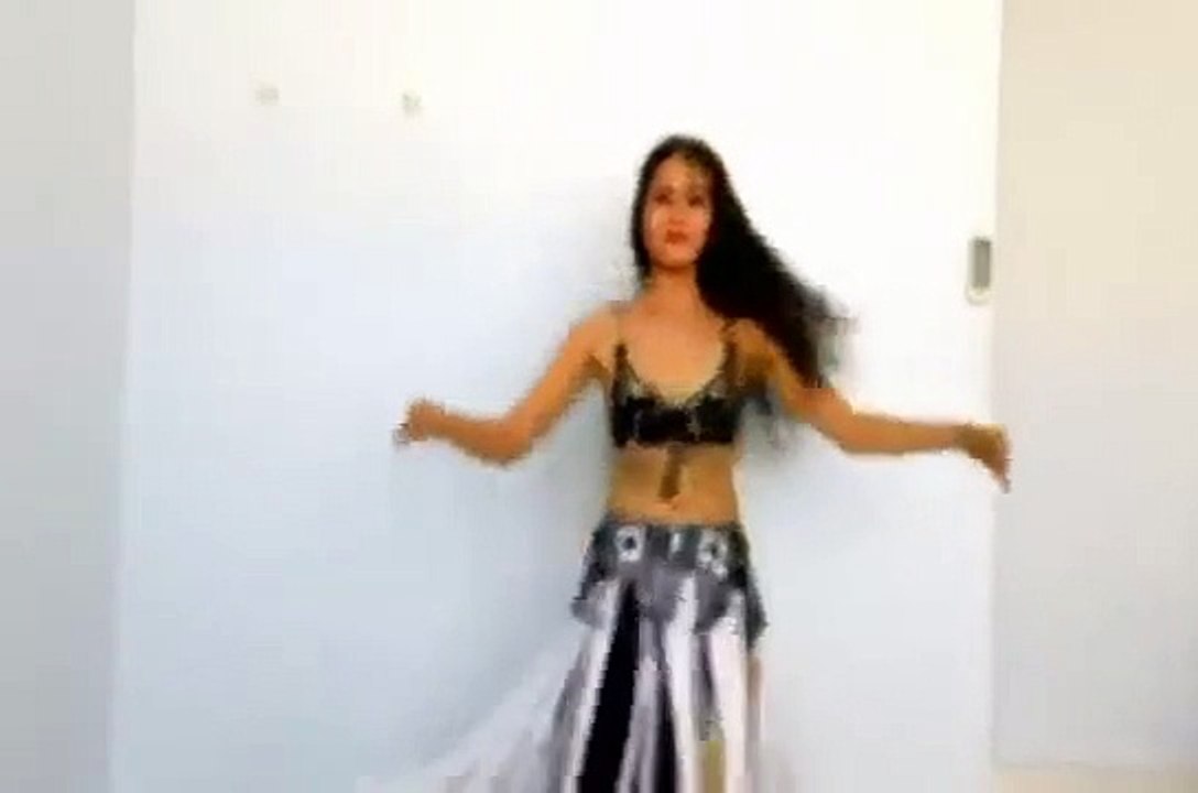 30 Mins Aerobic Dance Workout - Bipasha Basu Break free Full Routine - Full Body Workout