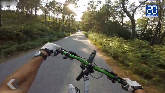 Il fait une folle descente sur la roue arrière ! - Le rewind du mercredi 9 septembre 2015