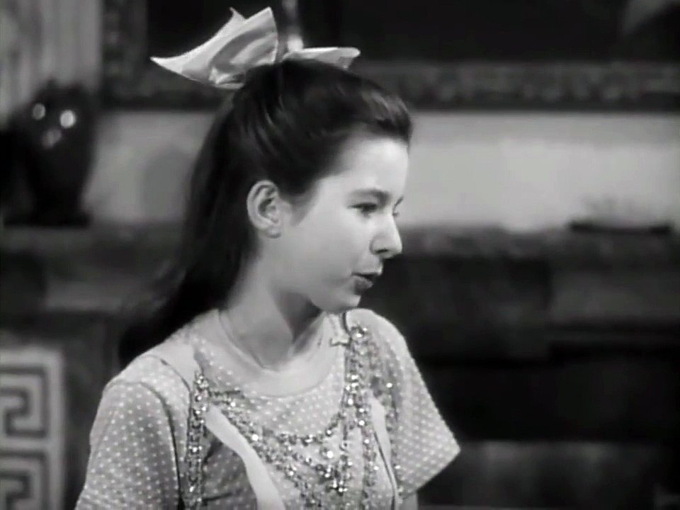The Philadelphia Story (1940) - Dinah (Virginia Weidler) singing "Lydia, the Tattooed Lady"