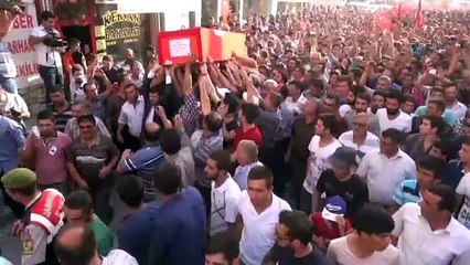 Şehit eşinin ağlatan konuşması: "Ağlayıp onları sevindirmeyeceğim Tuğrul’um"