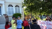 Protesters at Oakland Unified School District Superintendent Tony Smith's home front door 7/3/2012