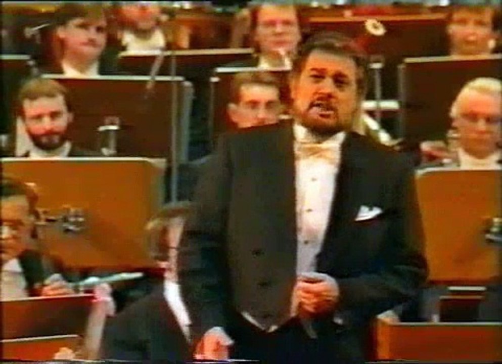 Placido Domingo sings "Niun mi tema" from Otello Act 4