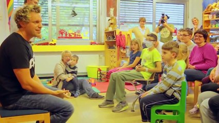 Sascha Grammel zu Besuch in der Kinderklinik Bochum