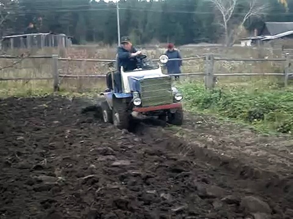 Самодельный трактор из ЛУАЗа