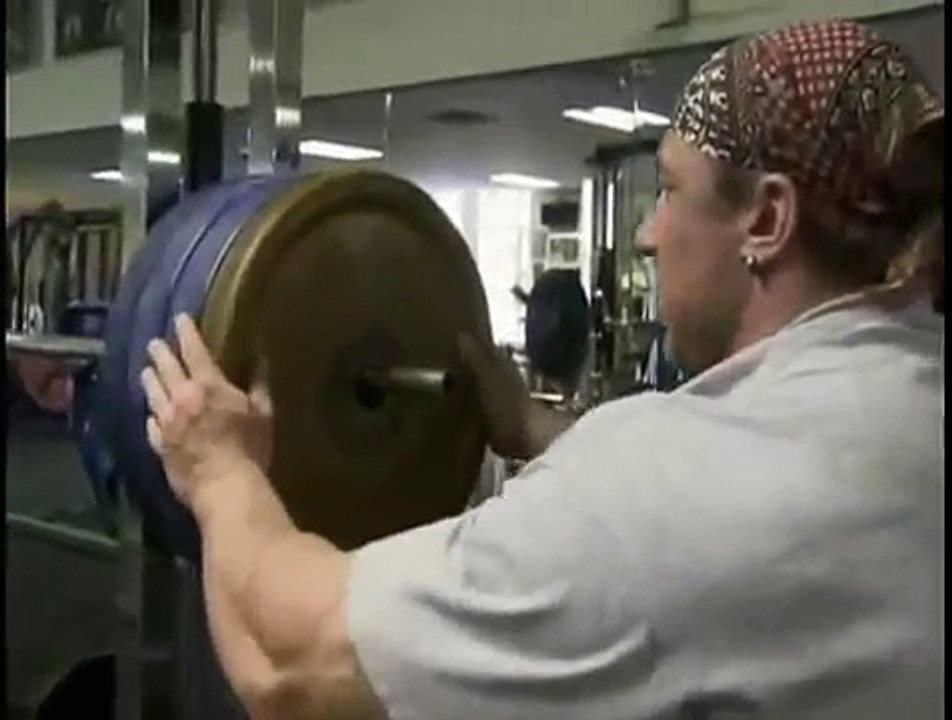 MARKUS RUHL shoulders