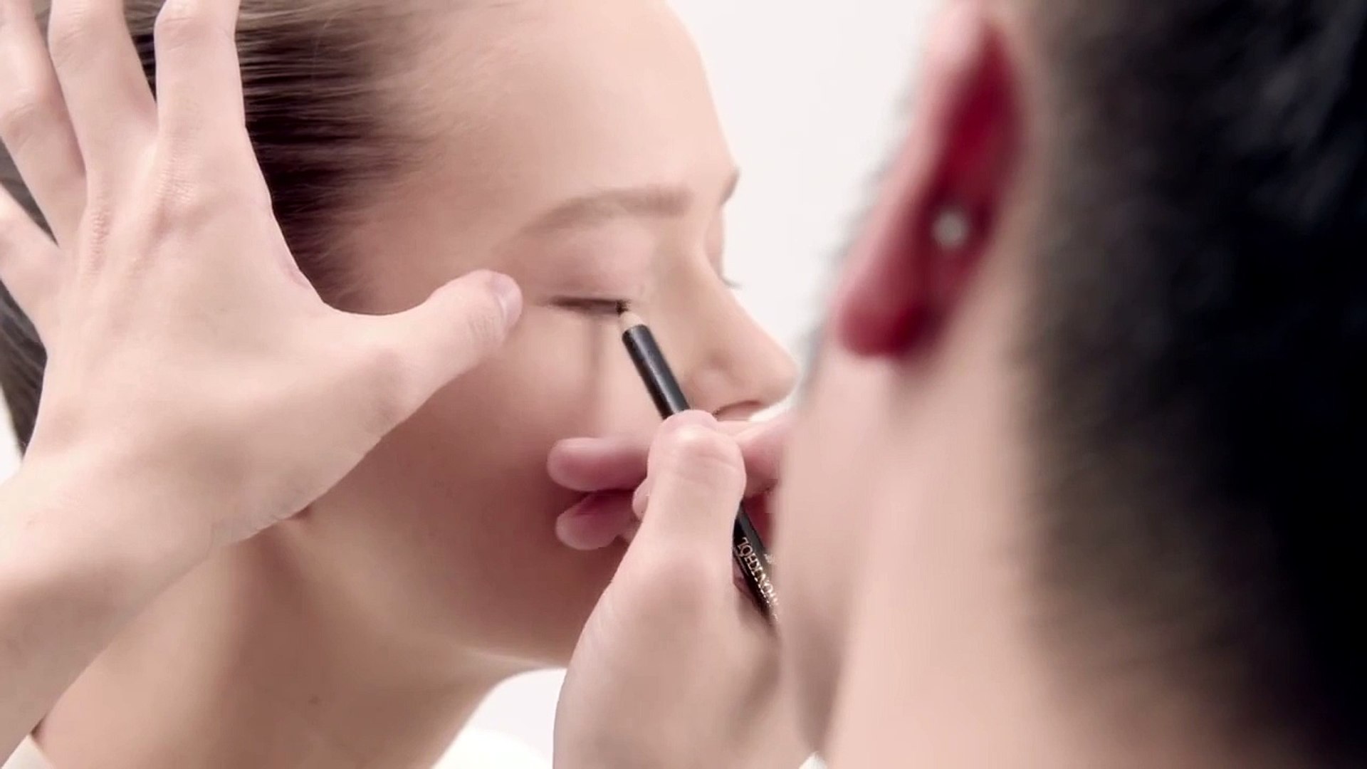 How to get a pretty, eye makeup look with a shock of colour, by Lancome makeup tutorials