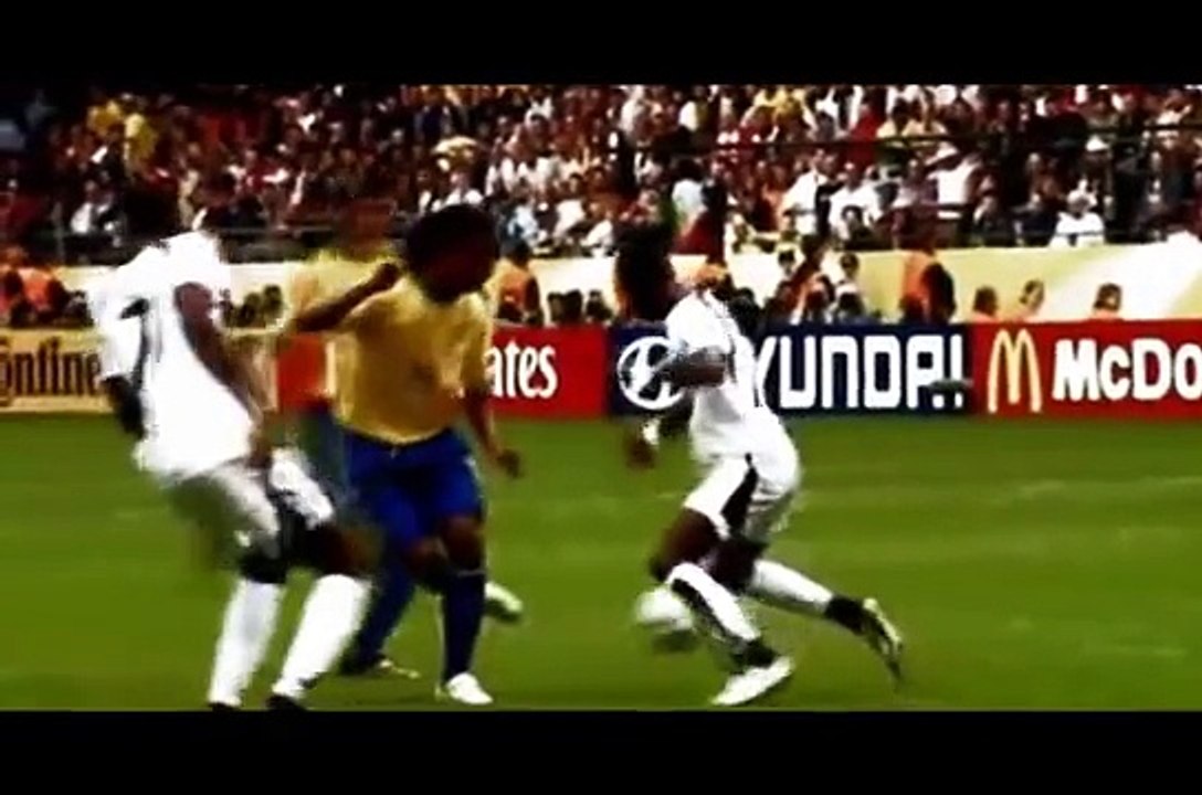 Cristiano Ronaldo - Freestyle Battle 2009